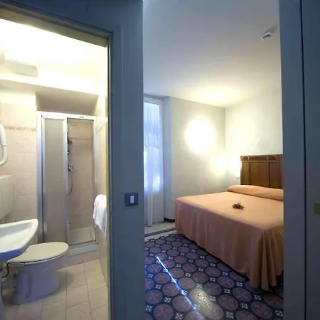 Europa Hotel 2*